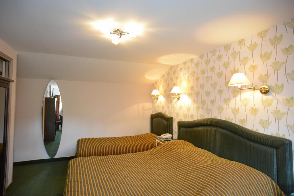 Hotel De La Croix D'Or Avranches Szoba fotó