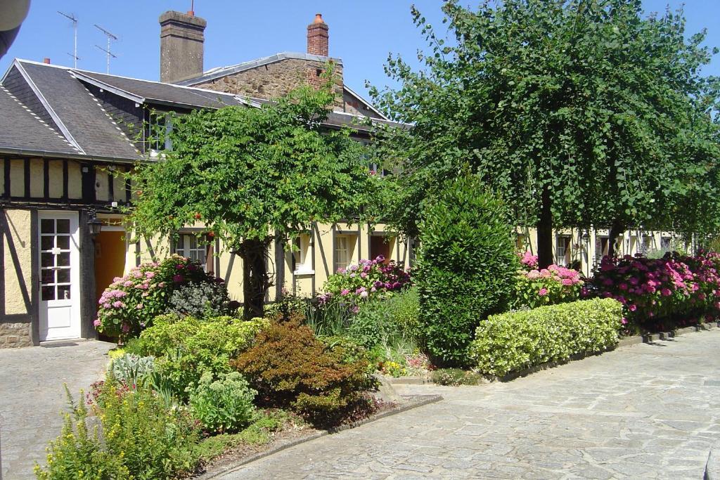 Hotel De La Croix D'Or Avranches Kültér fotó